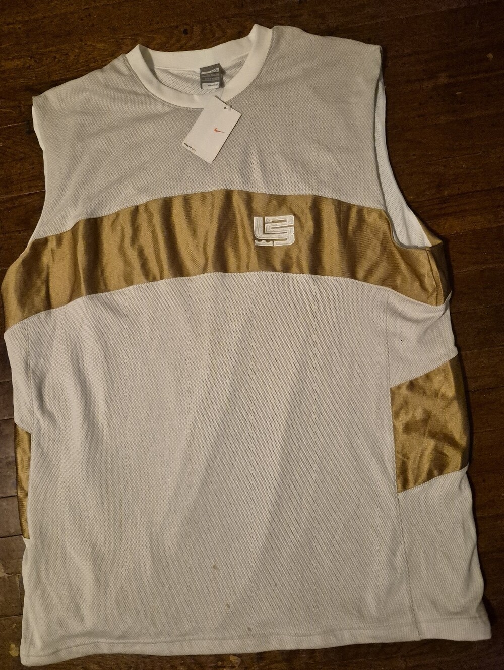 Nike Lebron James Mens Sz 3XL White Gold Jersey New With Defects